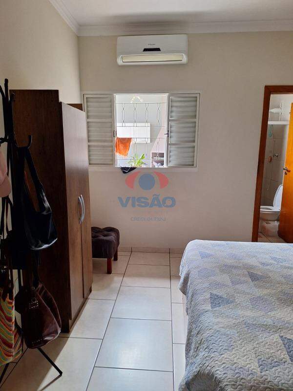 Casa à venda no Jardim Colonial: