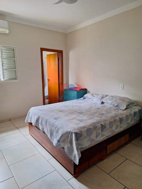 Casa à venda no Jardim Colonial: