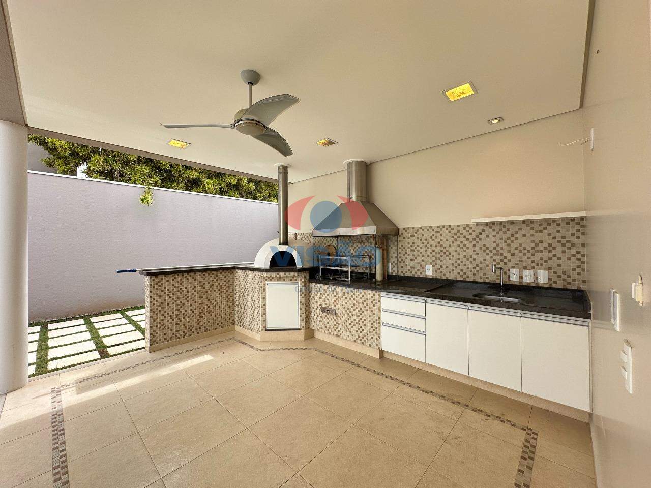 Casa em condomínio à venda no Jardim Vila Paradiso: 