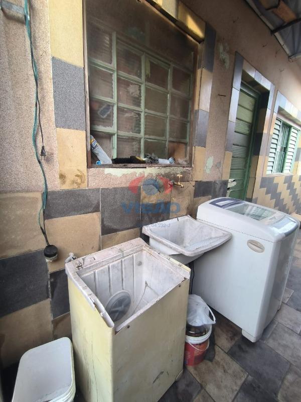 Casa à venda no Vila Brizzola: CASA DOS FUNDOS