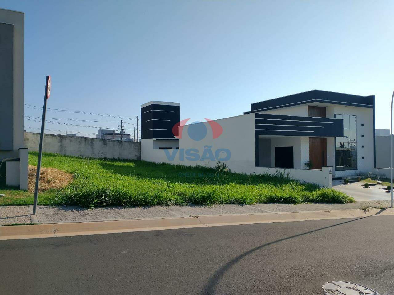 Terreno em condomínio à venda no Jardim Residencial Dona Maria José: 
