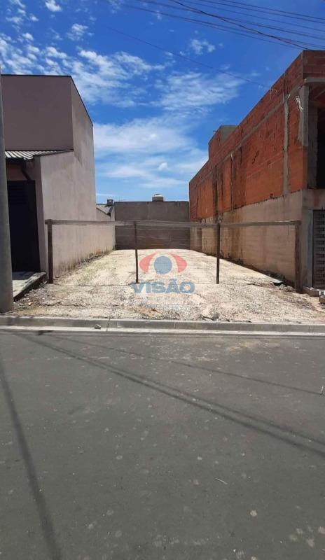 Terreno à venda no Parque Residencial Sabiás: 