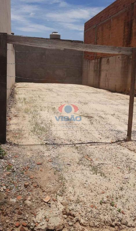 Terreno à venda no Parque Residencial Sabiás: 