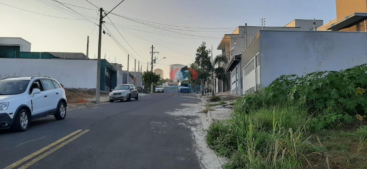 Terreno à venda no Jardim Moriyama: 