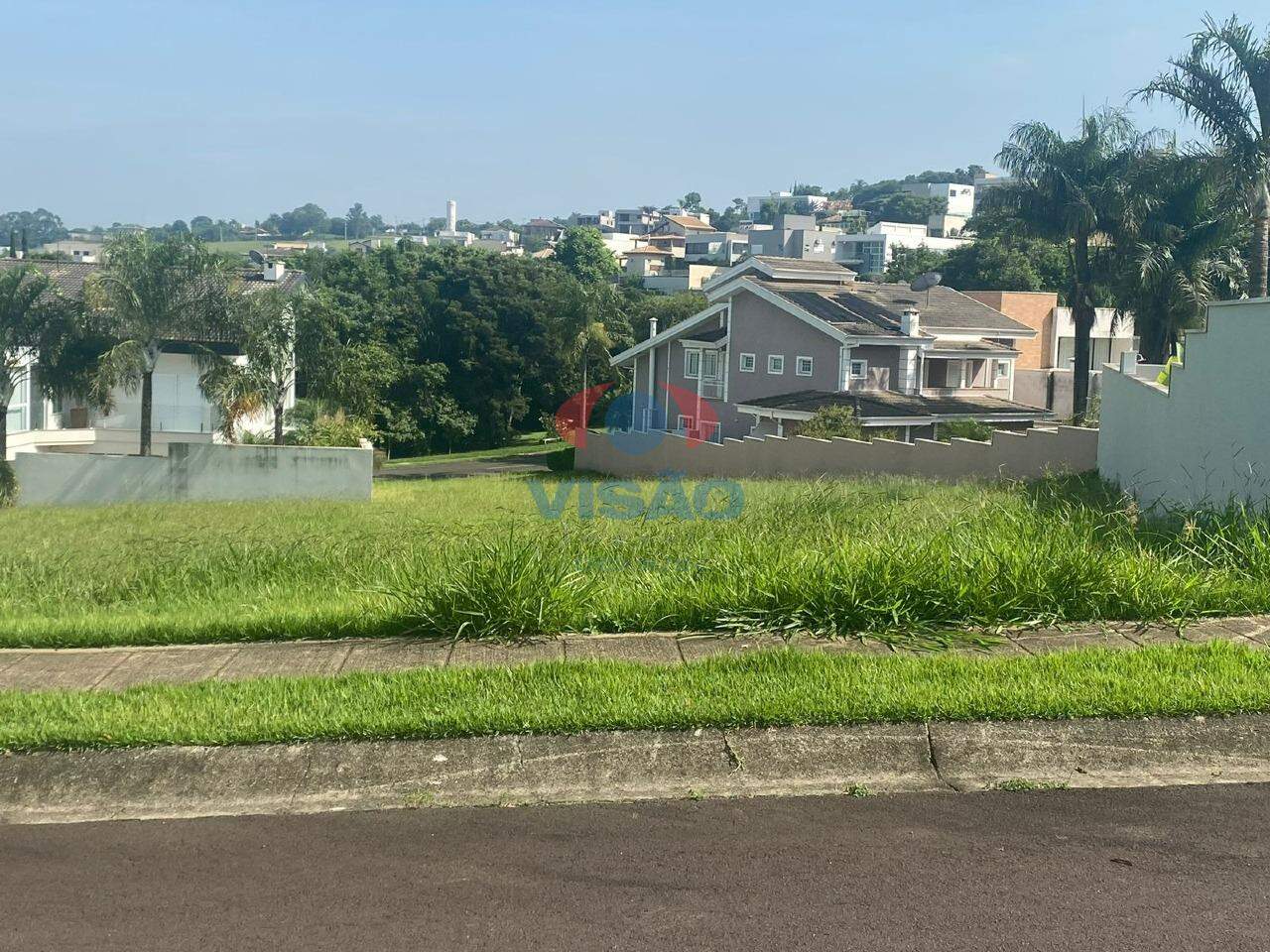 Terreno em condomínio à venda no Jardim Vila Paradiso: