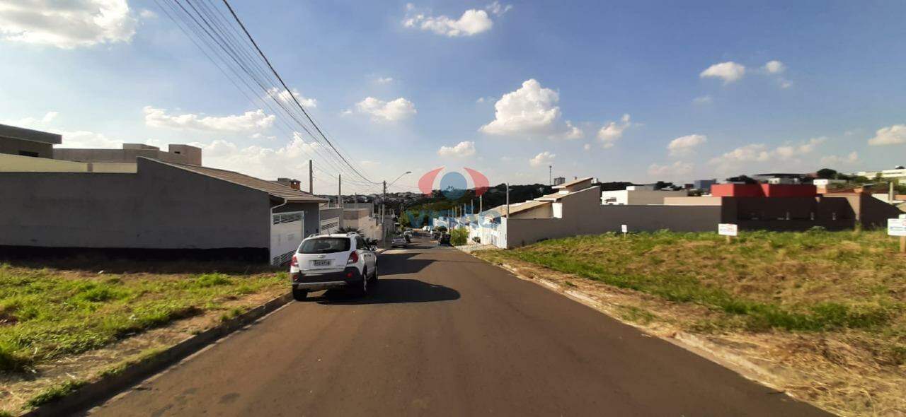 Terreno à venda no Jardim Moriyama: 