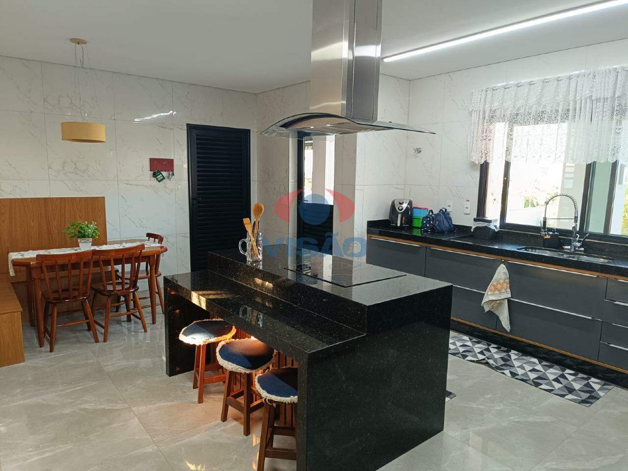 Casa em condomínio à venda no Jardim Quintas da Terracota: 