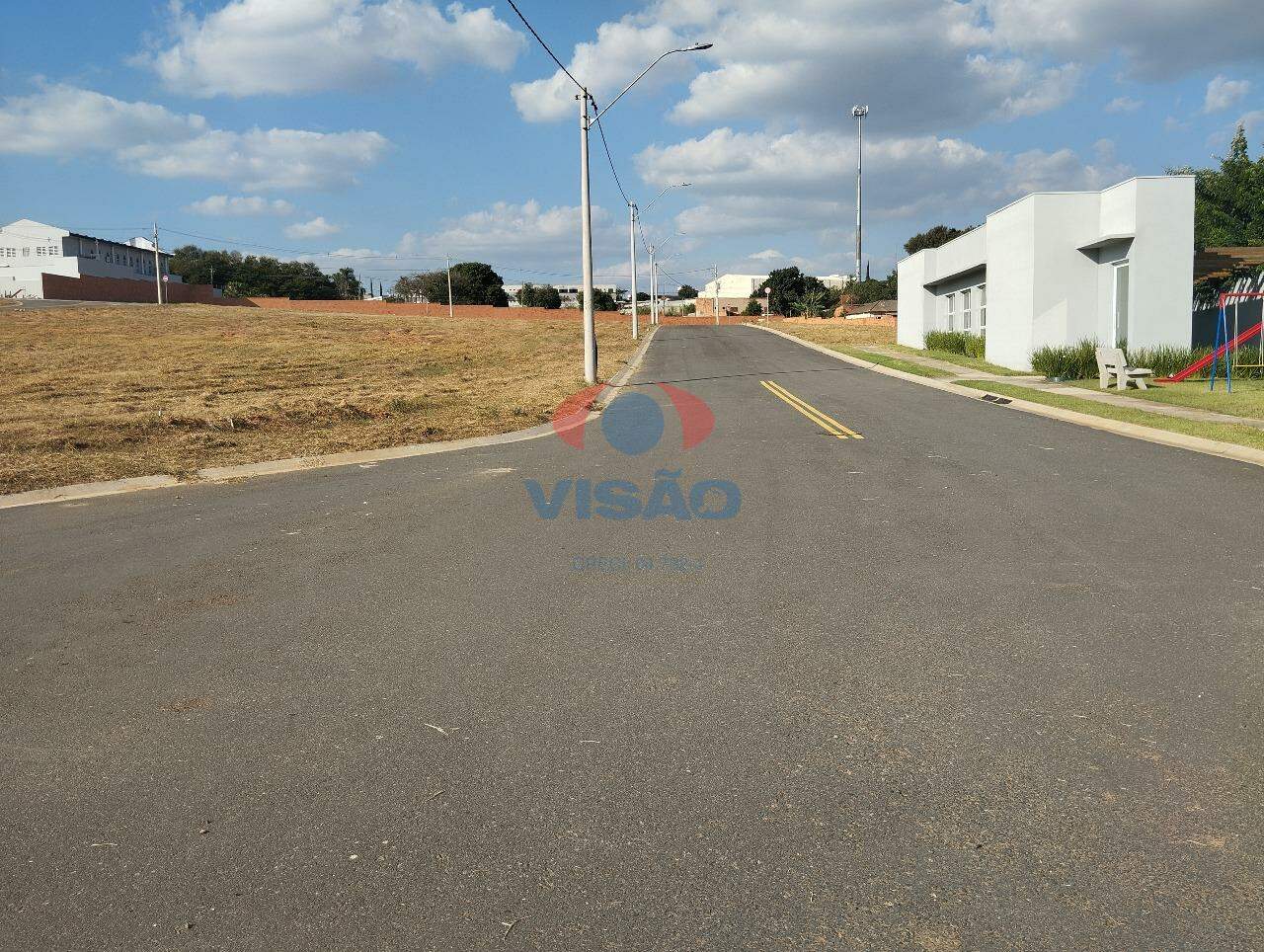 Terreno em condomínio à venda no Itaici: 