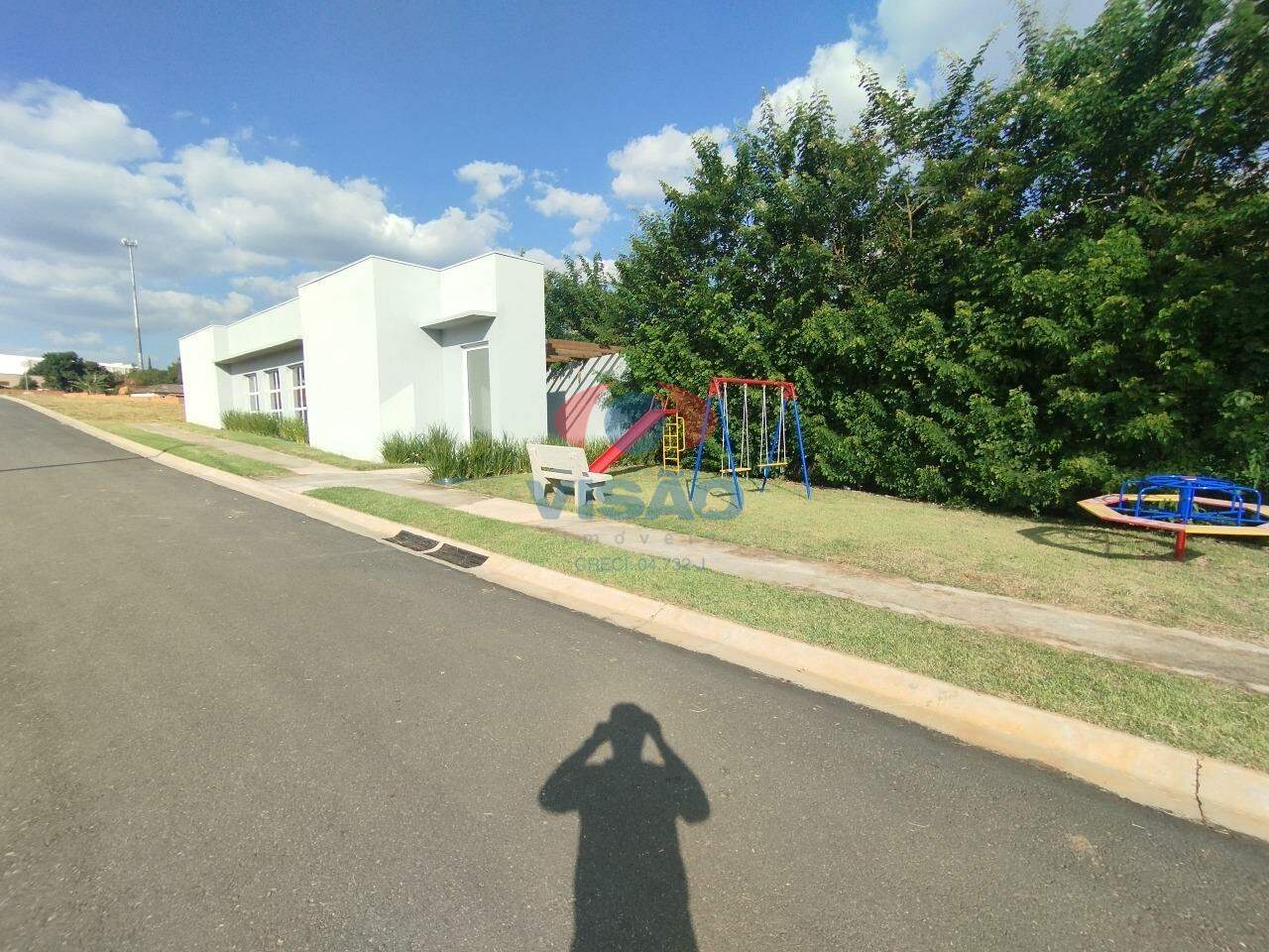 Terreno em condomínio à venda no Itaici: 