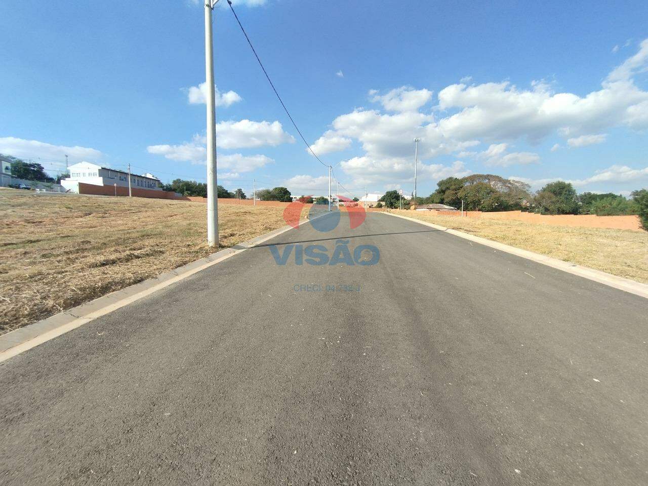 Terreno em condomínio à venda no Itaici: 