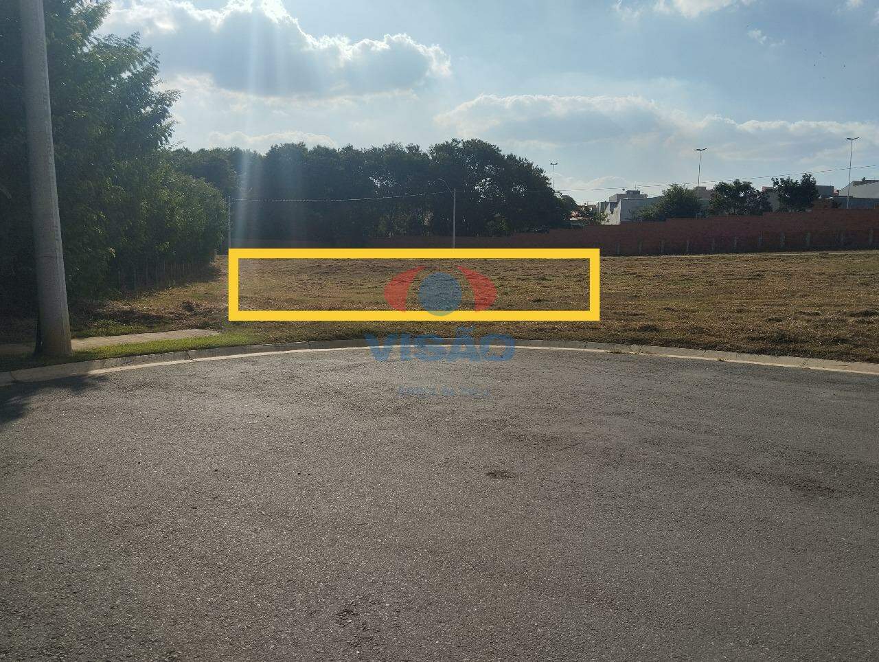 Terreno em condomínio à venda no Itaici: 