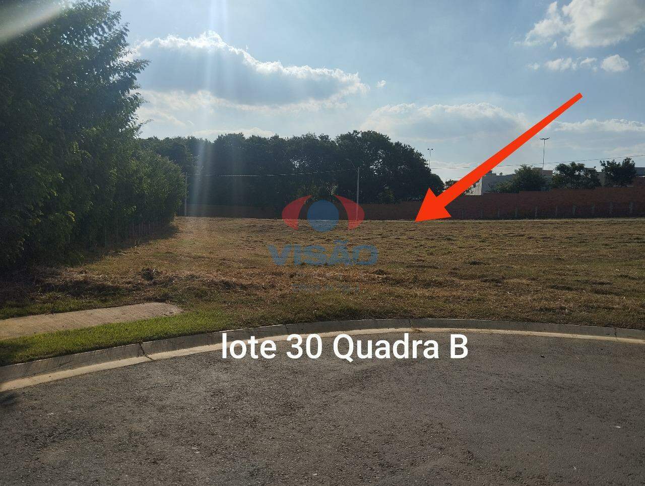 Terreno em condomínio à venda no Itaici: 