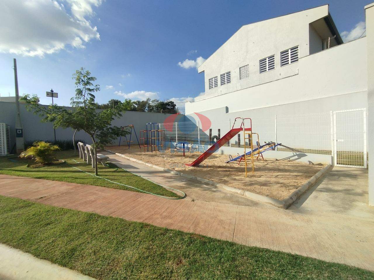 Terreno em condomínio à venda no Itaici: 