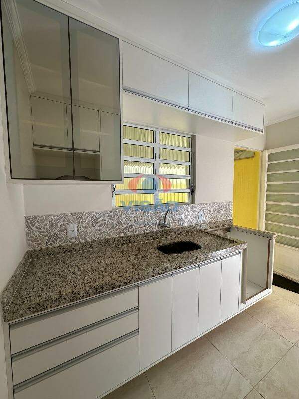 Casa em condomínio para aluguel no Jardim Pedroso: 
