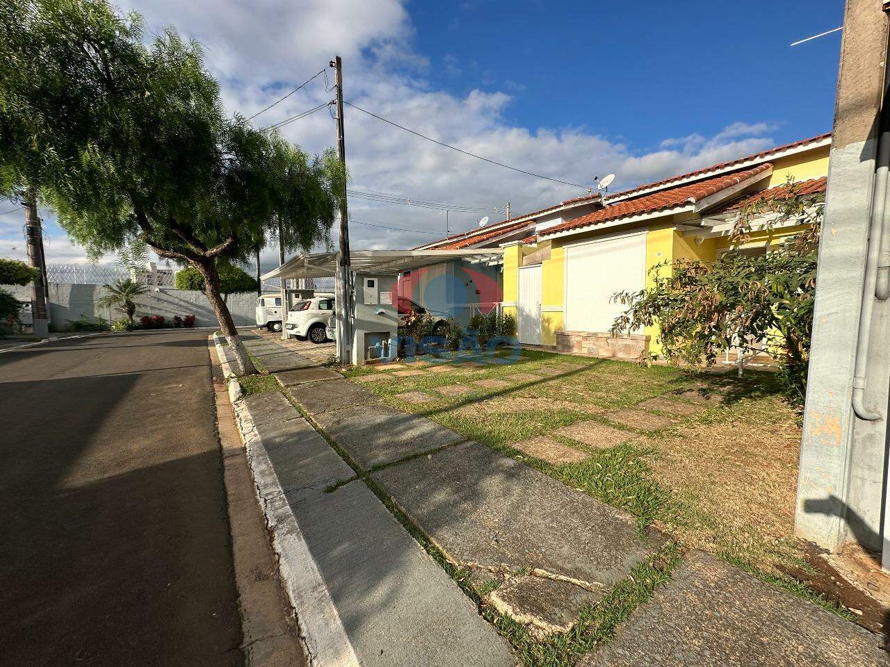 Casa em condomínio para aluguel no Jardim Pedroso: 