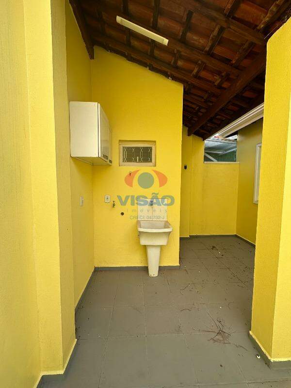 Casa em condomínio para aluguel no Jardim Pedroso: 