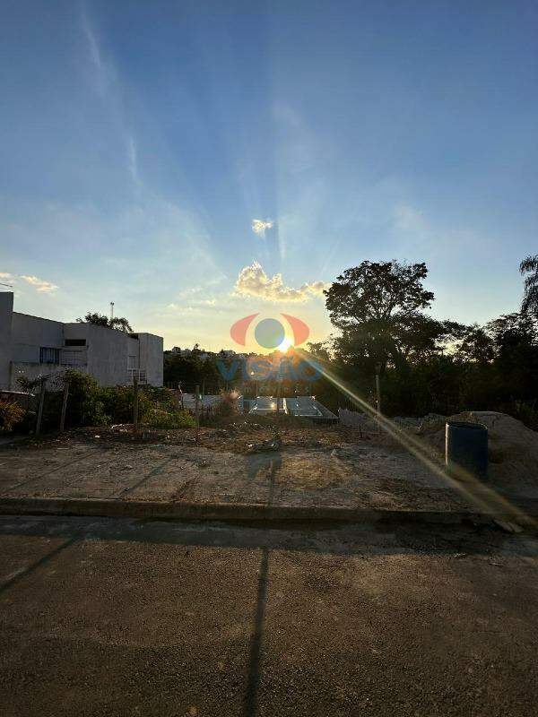 Terreno à venda no Jardim Morumbi: 