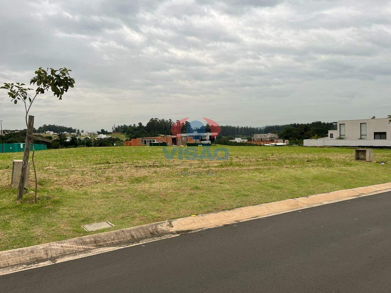 Terreno em condomínio à venda no Parque Villa dos Pinheiros: 