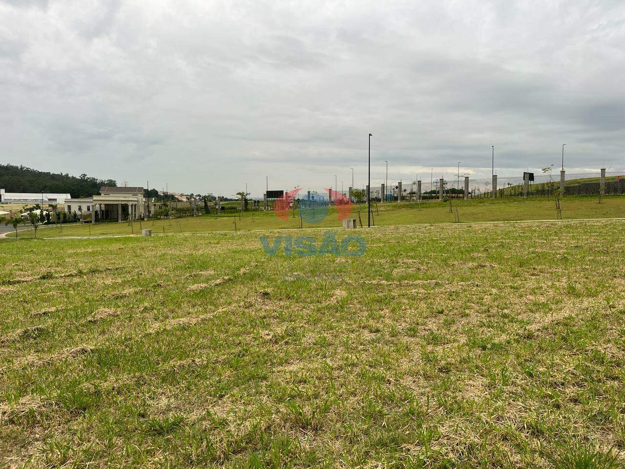Terreno em condomínio à venda no Parque Villa dos Pinheiros: 
