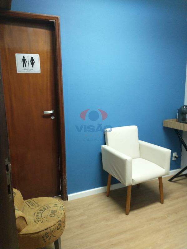 Sala à venda no Centro: 