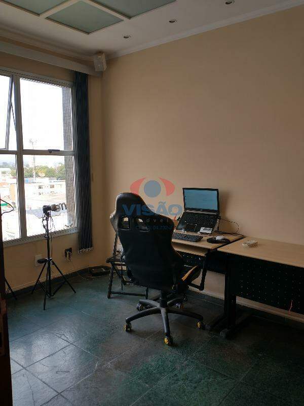 Sala à venda no Centro: 