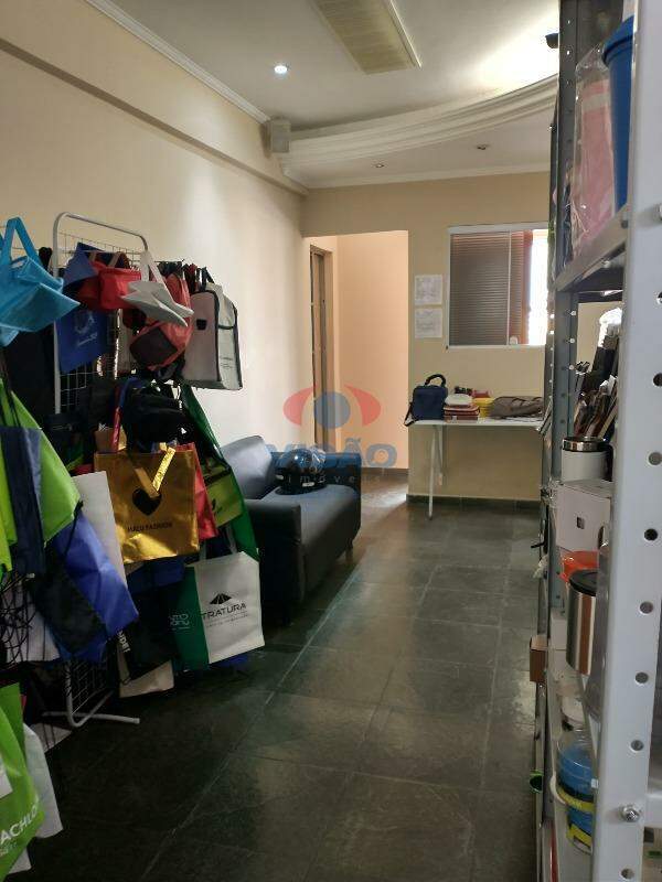 Sala à venda no Centro: 