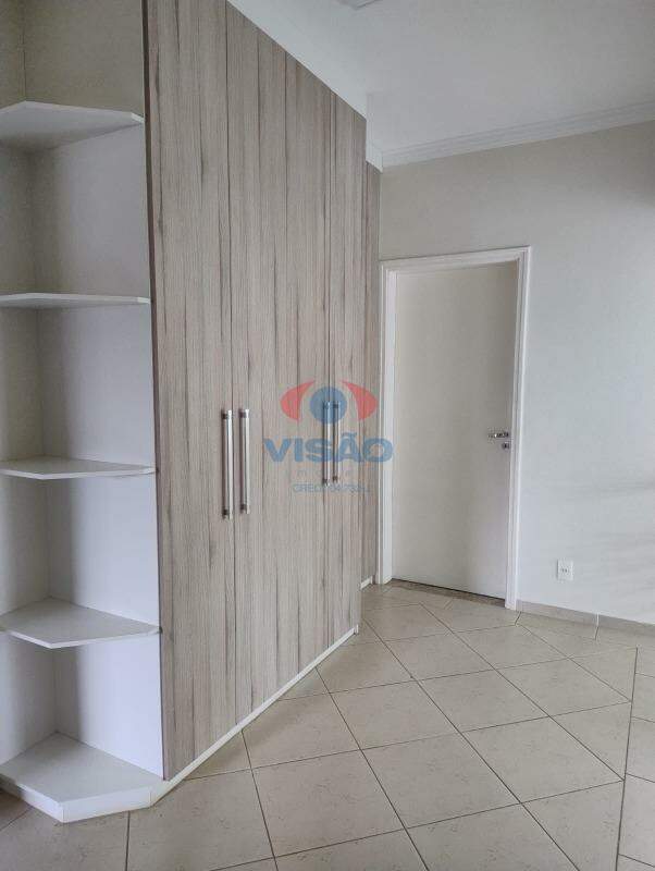 Casa em condomínio à venda no Jardim Portal de Itaici: 