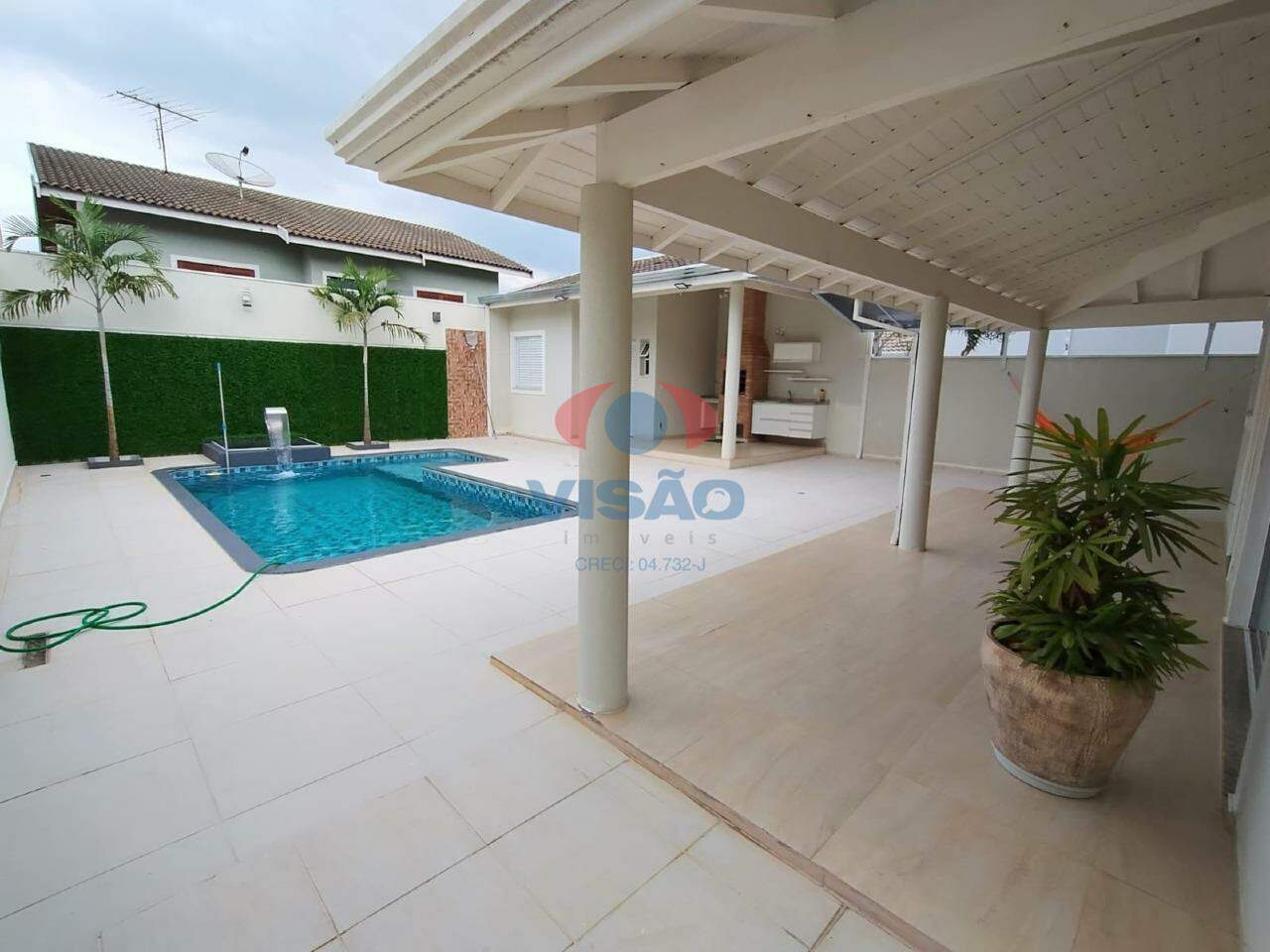 Casa em condomínio à venda no Jardim Portal de Itaici: 