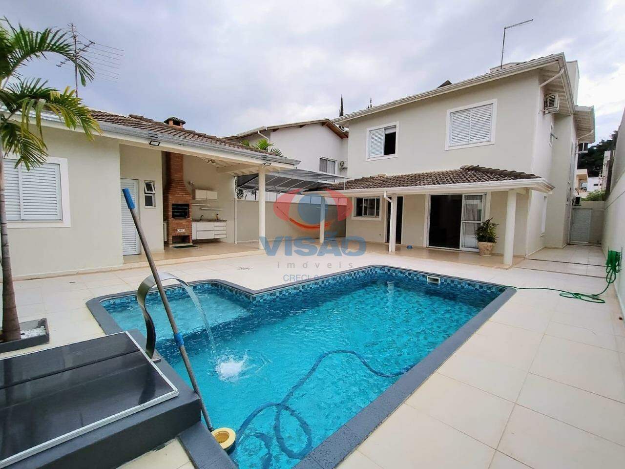 Casa em condomínio à venda no Jardim Portal de Itaici: 