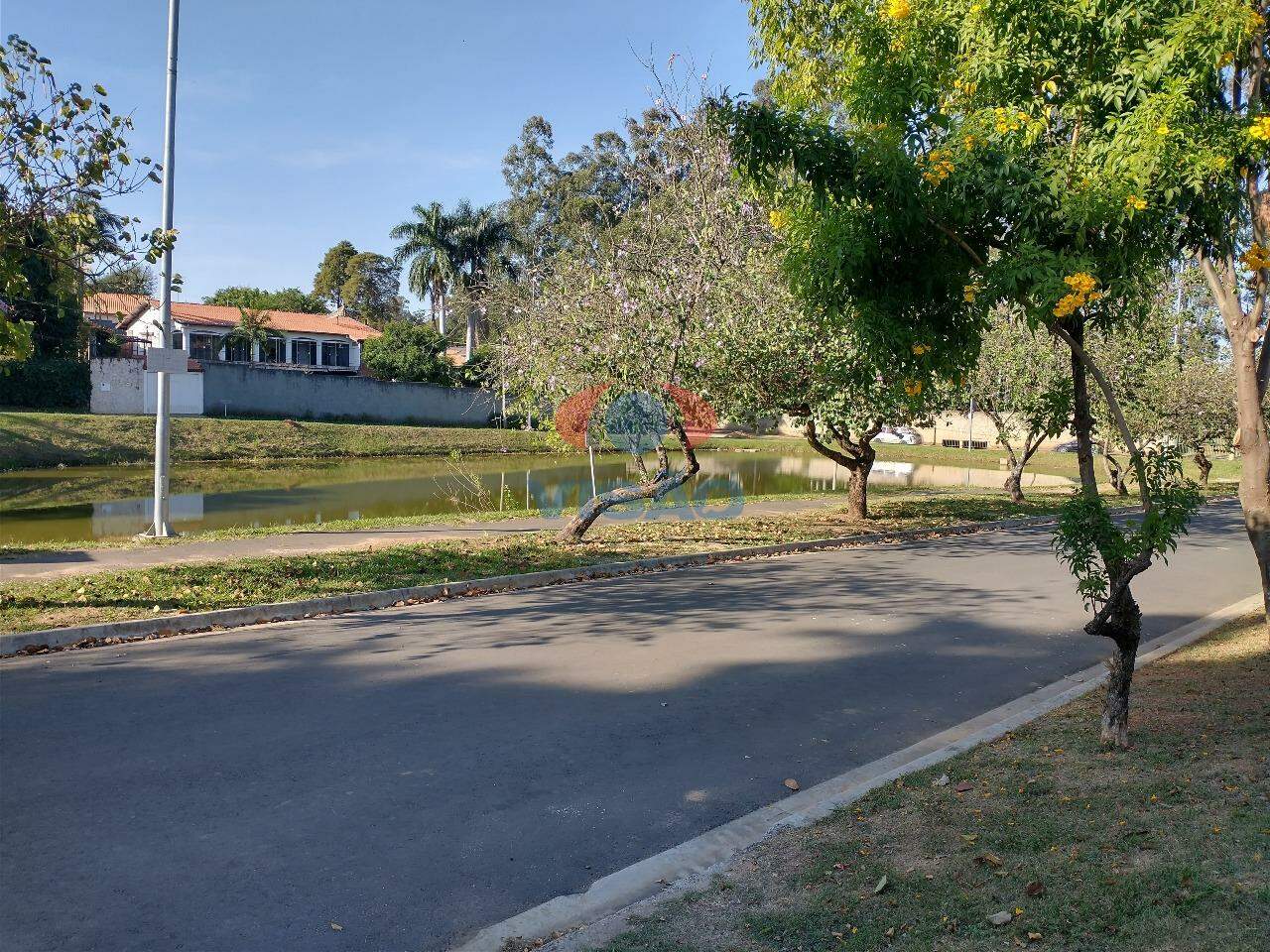 Chácara à venda no Chácara Alvorada: de frente para o lago
