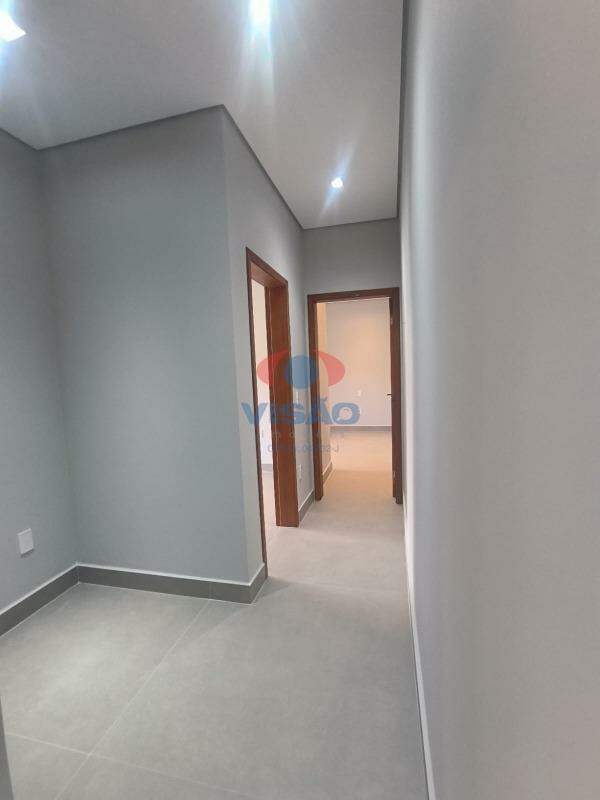 Casa em condomínio à venda no Jardim Residencial Dona Maria José: CORREDOR DORMITÓRIOS