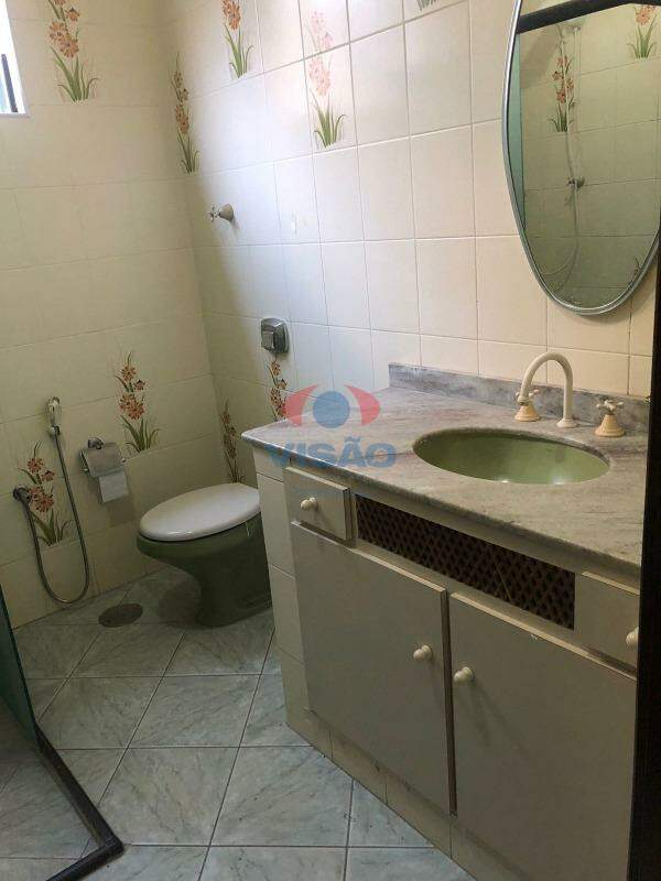 Casa à venda no Centro: