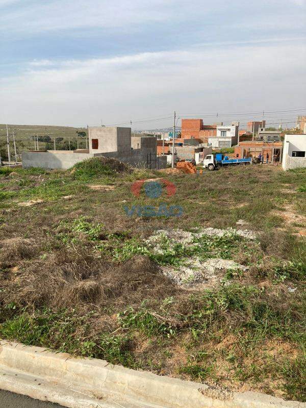 Terreno à venda no Parque Barnabé: 