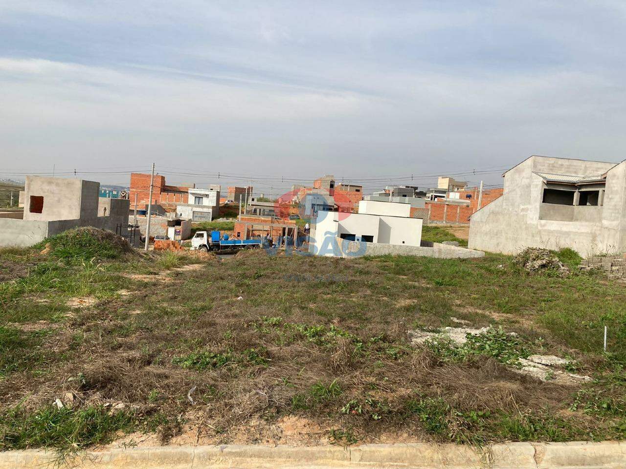 Terreno à venda no Parque Barnabé: 
