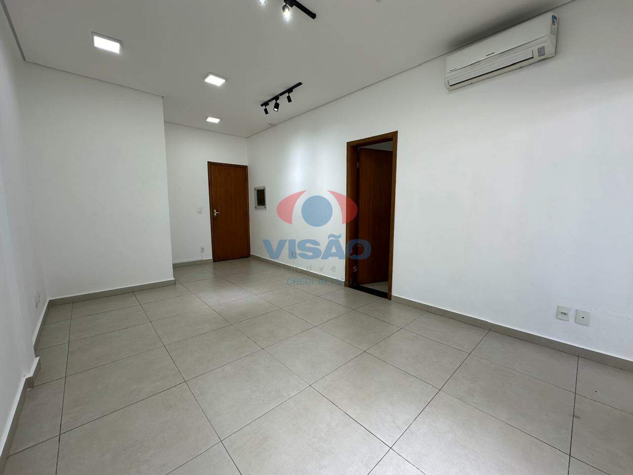 Sala para aluguel no Vila Sfeir: 
