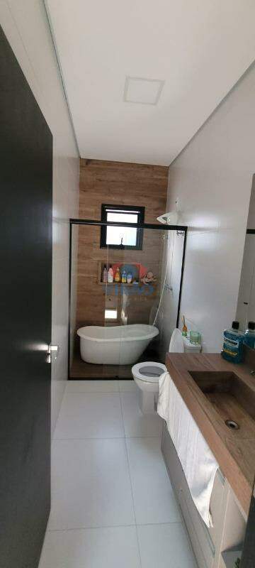 Casa em condomínio à venda no Jardins do Império: 