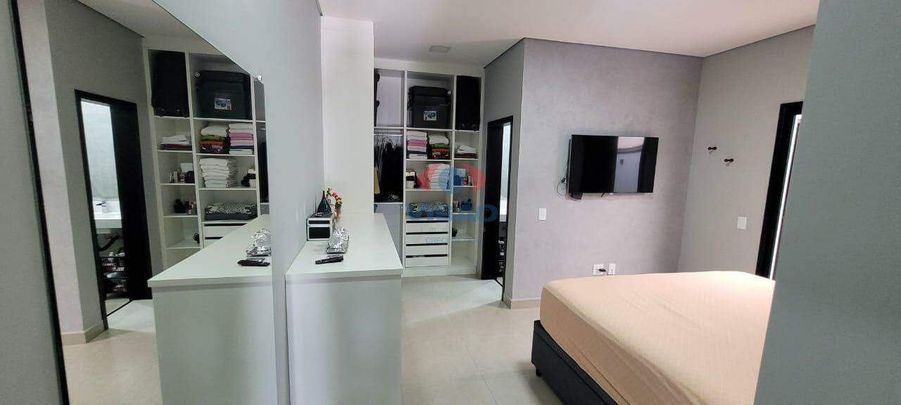 Casa em condomínio à venda no Jardins do Império: 