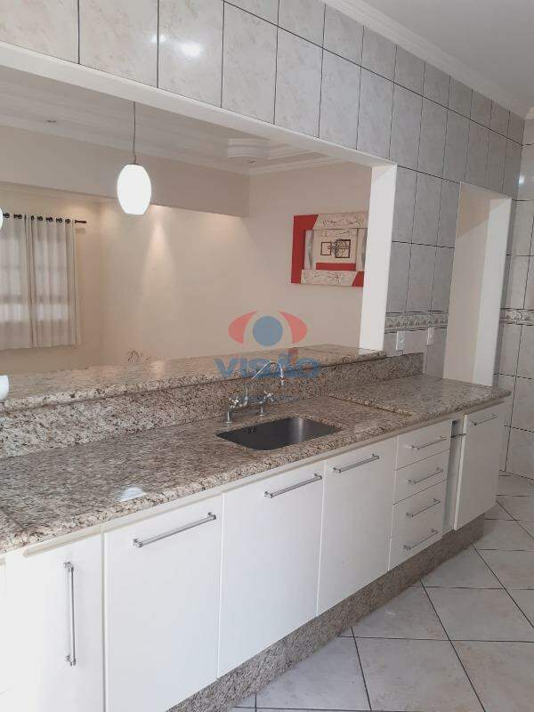 Casa à venda no Jardim Recanto do Valle: Cozinha