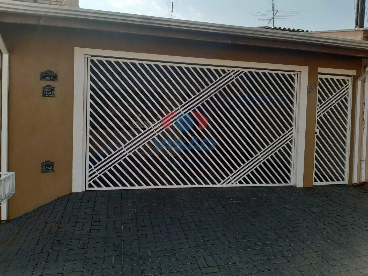 Casa à venda no Jardim Recanto do Valle: Fachada