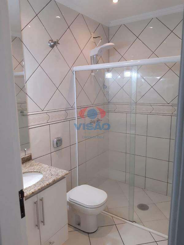 Casa à venda no Jardim Recanto do Valle: Banheiro suíte