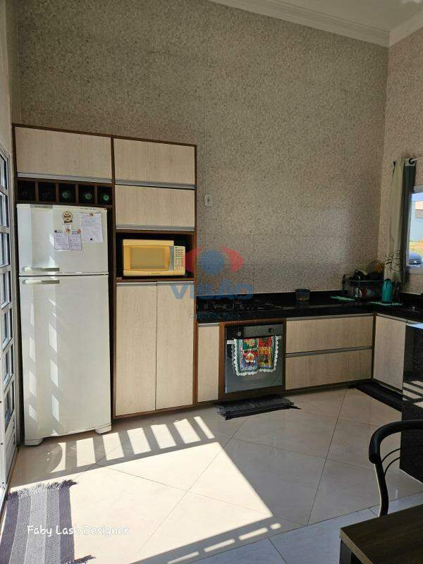 Casa em condomínio à venda no Jardins do Império: 