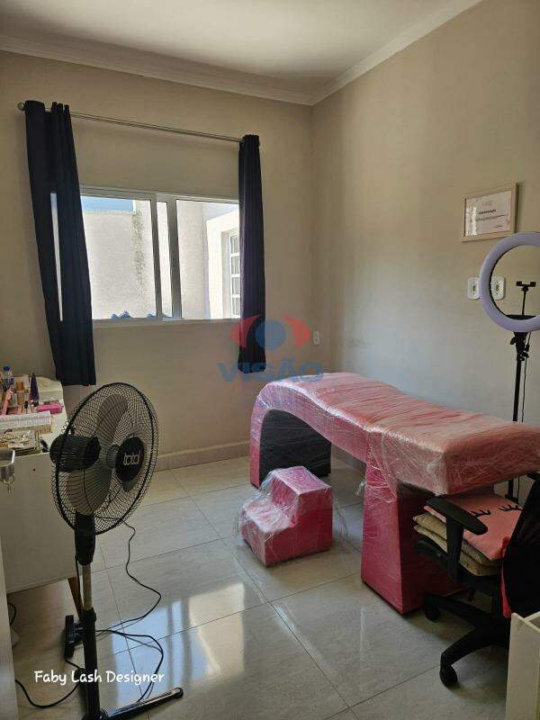 Casa em condomínio à venda no Jardins do Império: 