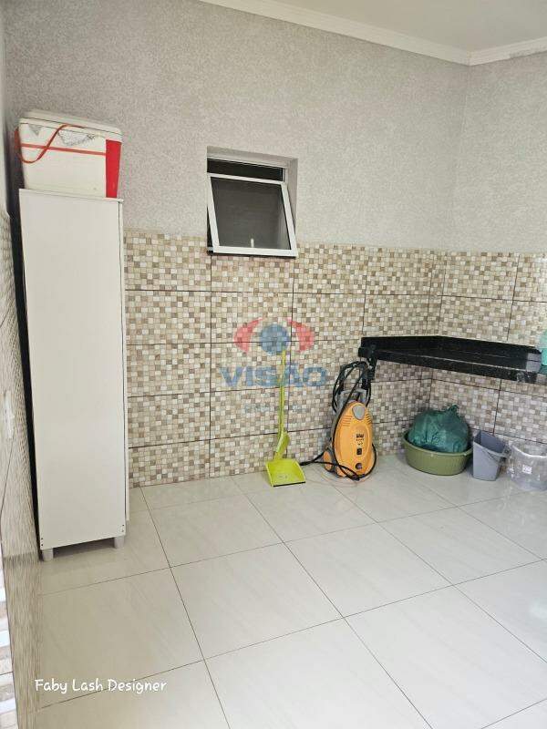 Casa em condomínio à venda no Jardins do Império: 