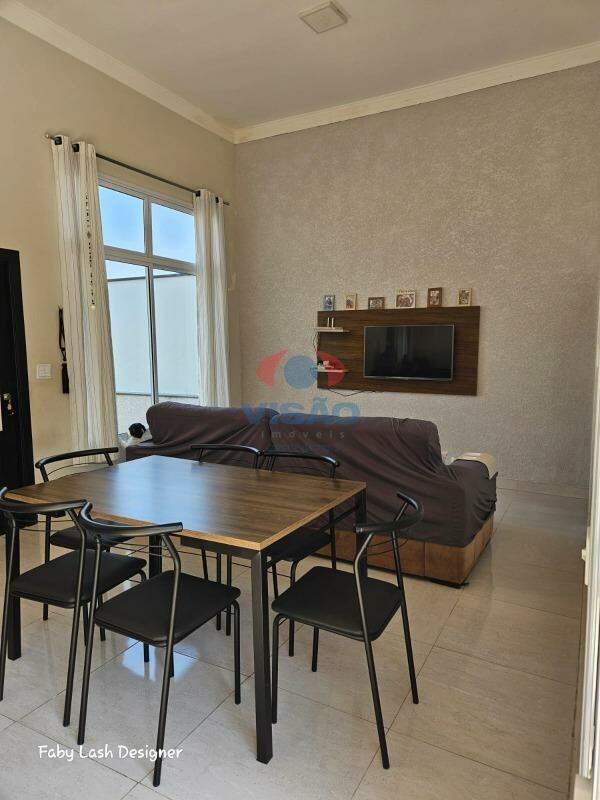 Casa em condomínio à venda no Jardins do Império: 