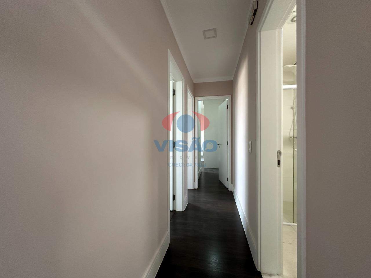 Apartamento para aluguel no Bairro Pau Preto: Corredor interno