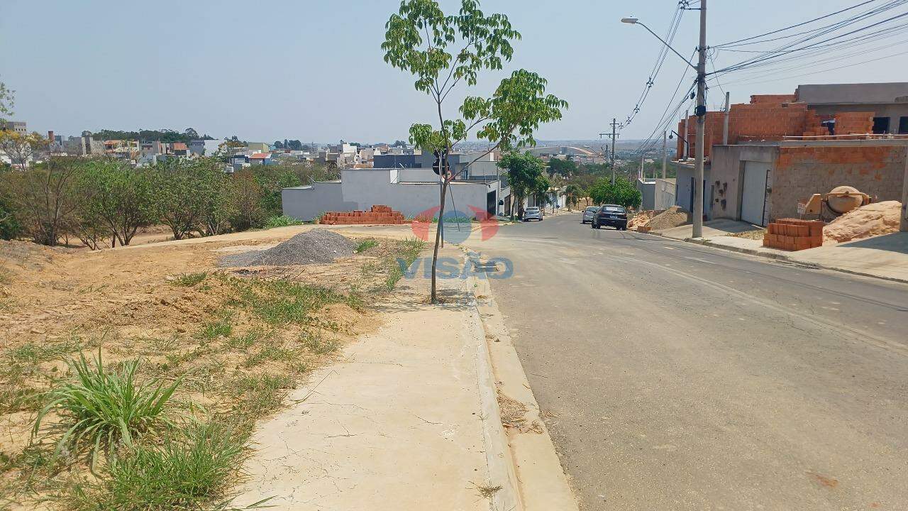 Terreno à venda no Jardim Moriyama: 