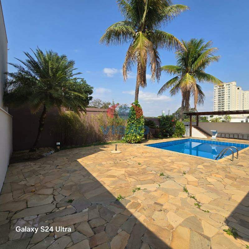Casa em condomínio à venda no Chácara Areal: 