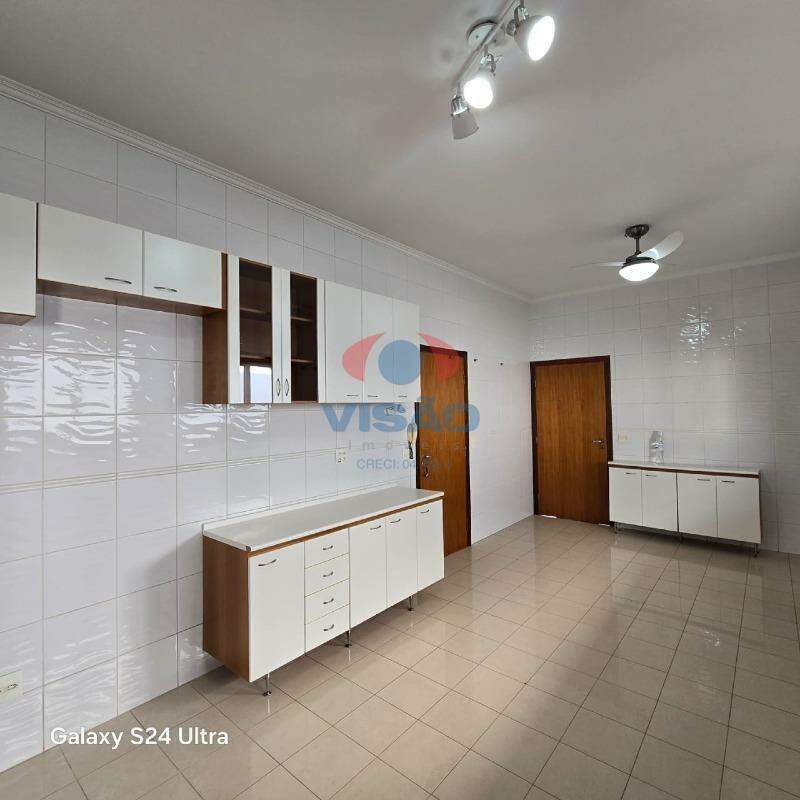 Casa em condomínio à venda no Chácara Areal: 