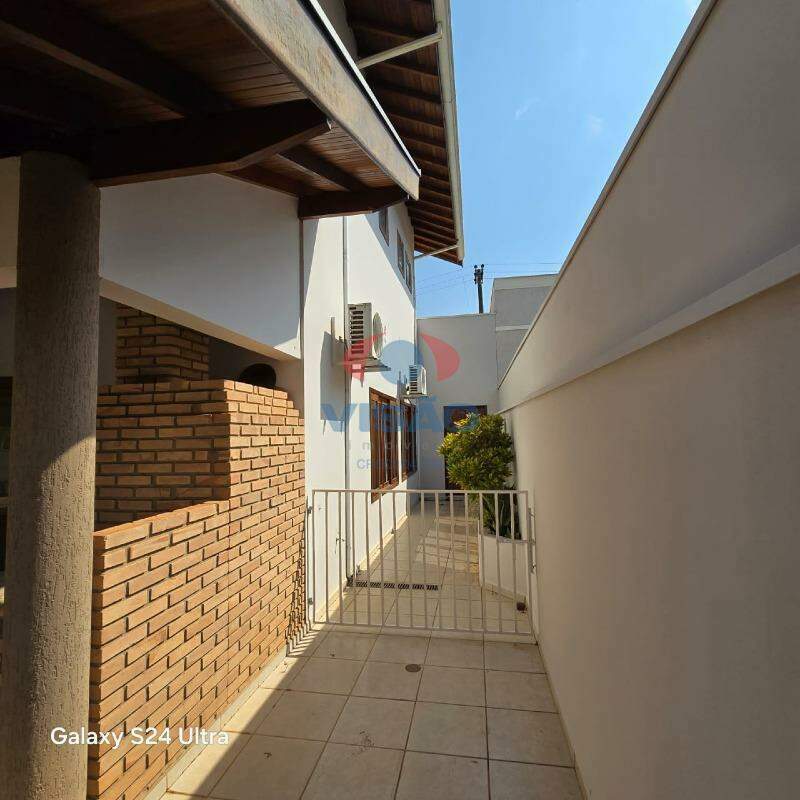 Casa em condomínio à venda no Chácara Areal: 