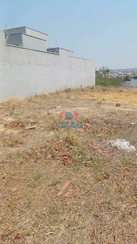Terreno à venda no Jardim Moriyama: